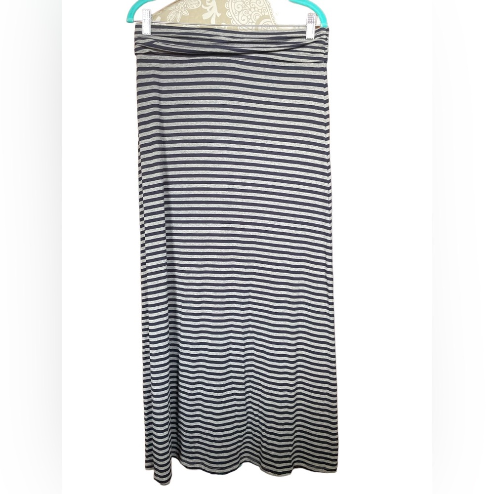 Dalia Collection Women’s Size Medium Grey and Navy Blue Striped Maxi Skirt